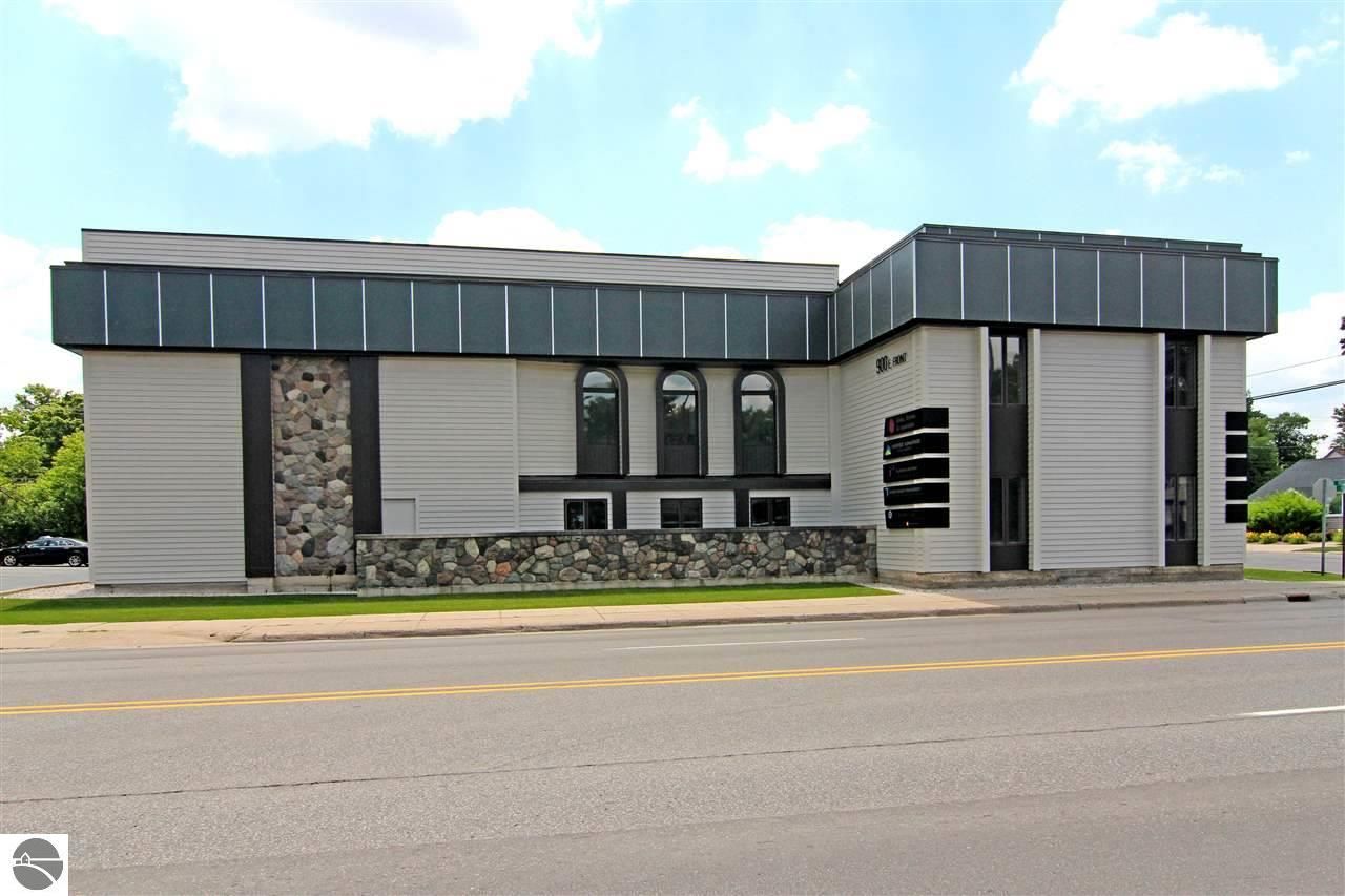900 East Front Street, Traverse City, MI 49686